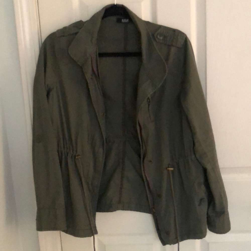 Lightweight jacket